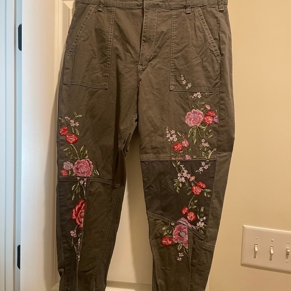 Anthropologie Size 32 Olive Women’s Cargo Pants with Embroidered Floral Design